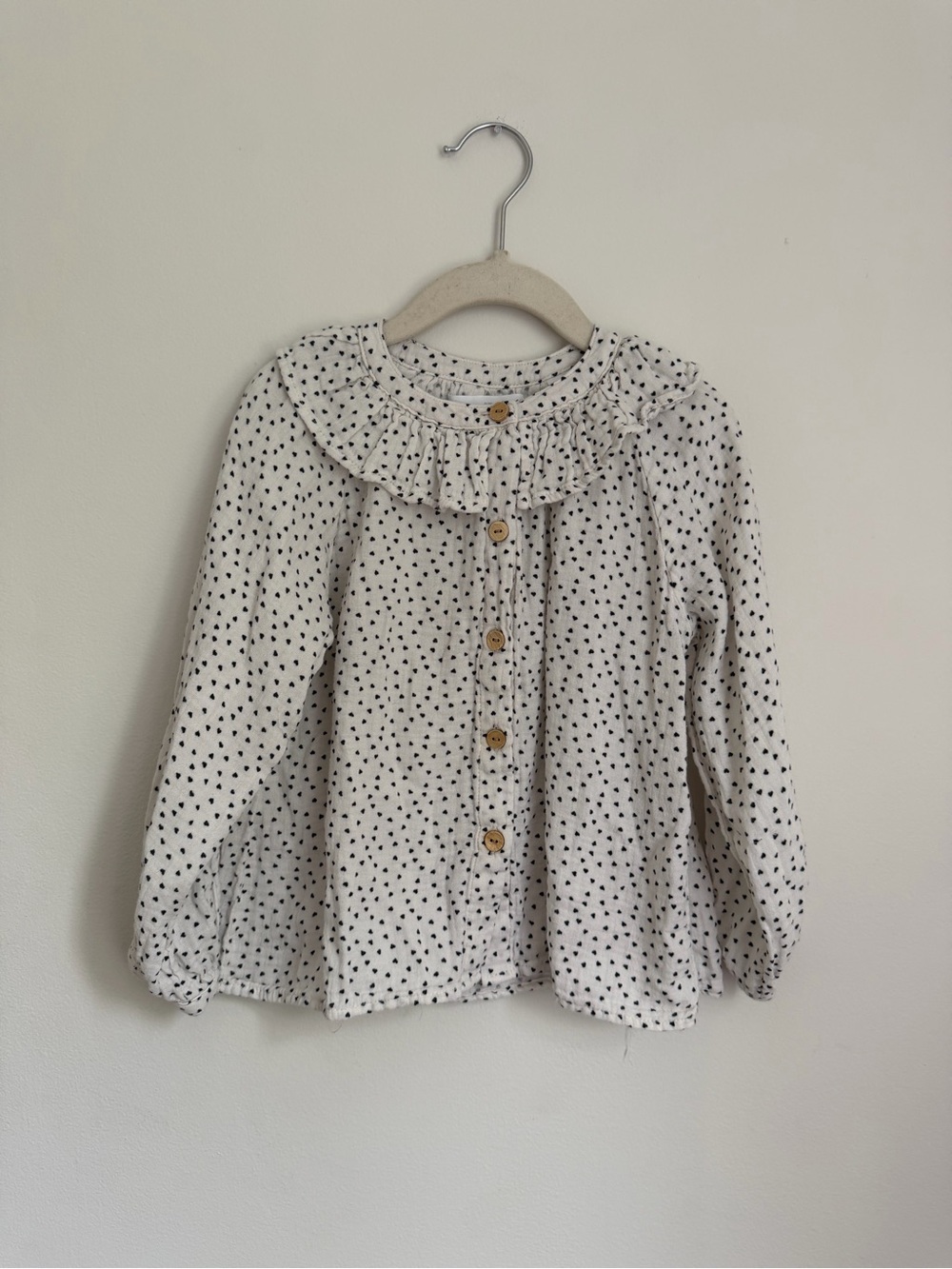 Zara Girls' Polka Dot Long-Sleeve Ruffle Collar Button Front Top (Size 4-5)